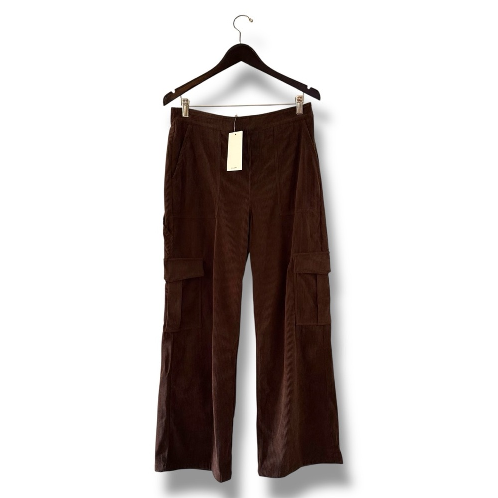 Wide-Leg Cargo Pants in Brown - Picture 4 of 10